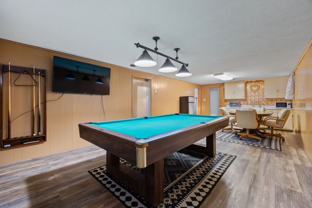 2433 E Walnut Street, Des Moines, IA 50317