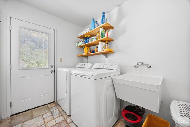 27020 Barkes Way, Tehachapi, CA 93561