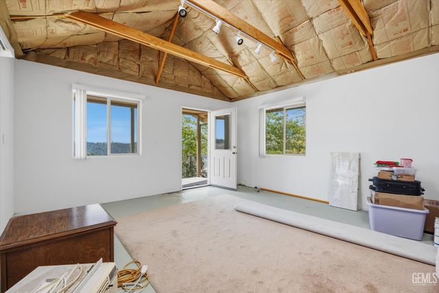 27020 Barkes Way, Tehachapi, CA 93561