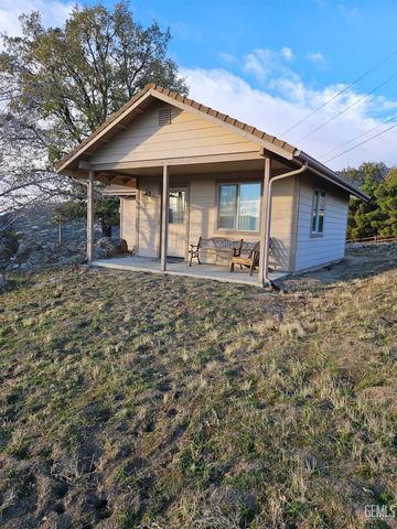 27020 Barkes Way, Tehachapi, CA 93561