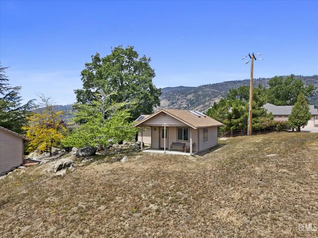 27020 Barkes Way, Tehachapi, CA 93561