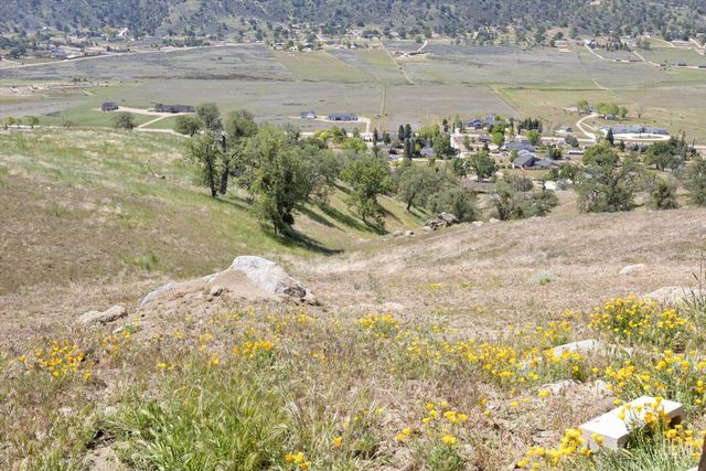 27020 Barkes Way, Tehachapi, CA 93561