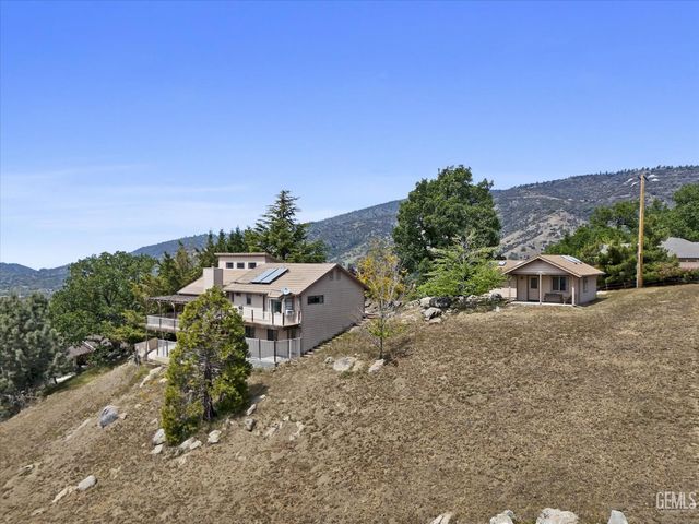 27020 Barkes Way, Tehachapi, CA 93561