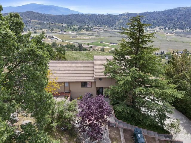 27020 Barkes Way, Tehachapi, CA 93561