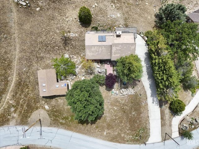 27020 Barkes Way, Tehachapi, CA 93561