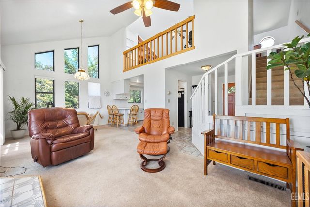 27020 Barkes Way, Tehachapi, CA 93561