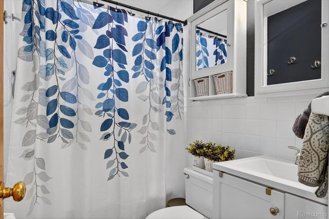 1620 Regene Street, Westland, MI 48186