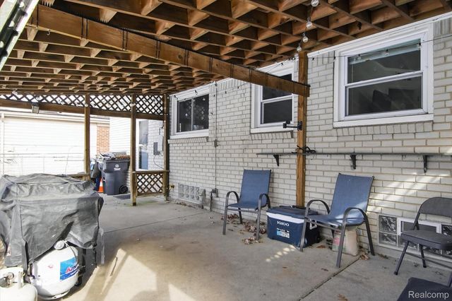 1620 Regene Street, Westland, MI 48186