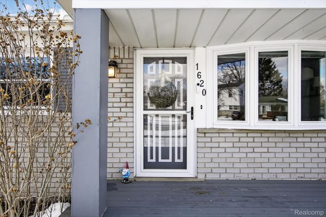 1620 Regene Street, Westland, MI 48186