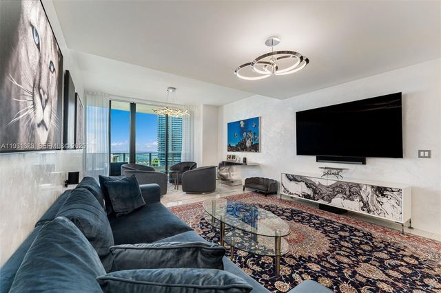 1000 Brickell Plz PH5203, Miami, FL 33131