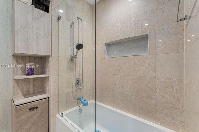 1000 Brickell Plz PH5203, Miami, FL 33131