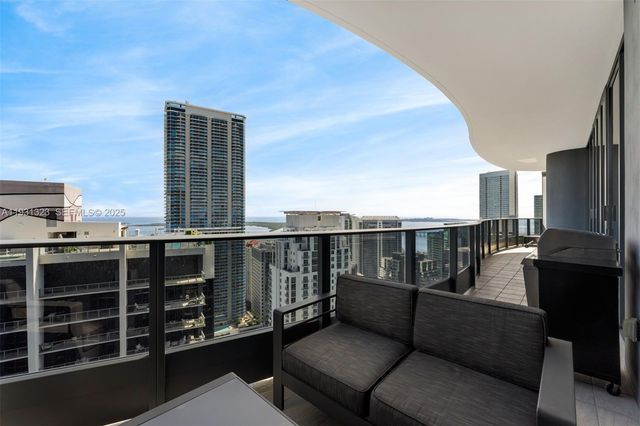 1000 Brickell Plz PH5203, Miami, FL 33131