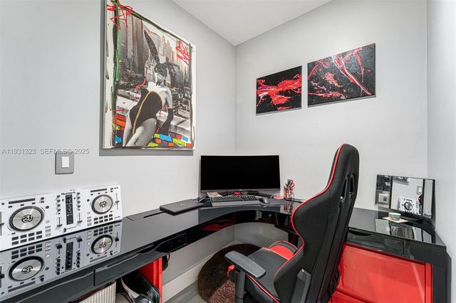 1000 Brickell Plz PH5203, Miami, FL 33131