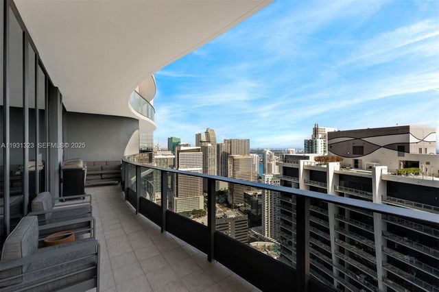 1000 Brickell Plz PH5203, Miami, FL 33131