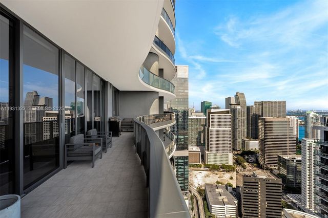 1000 Brickell Plz PH5203, Miami, FL 33131