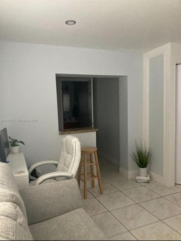 11860 SW 35th St 1, Miami, FL 33175