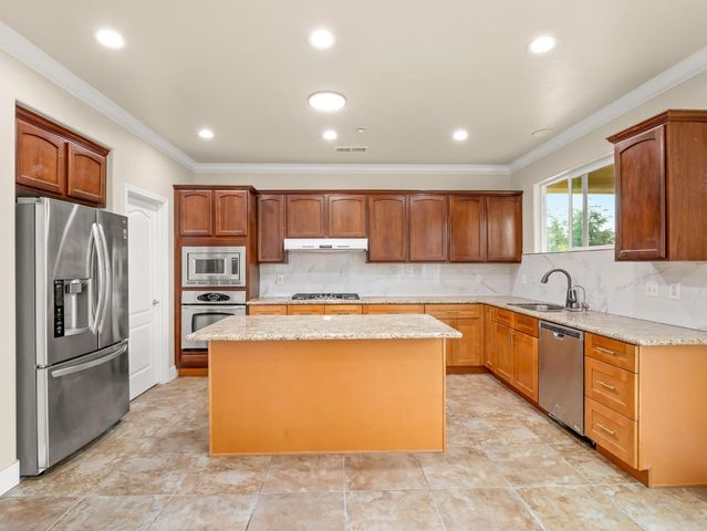 257 S Lead Avenue, Fresno, CA 93706