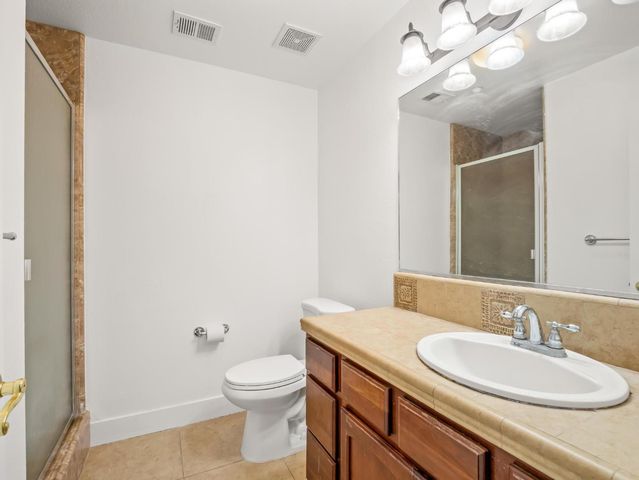 257 S Lead Avenue, Fresno, CA 93706