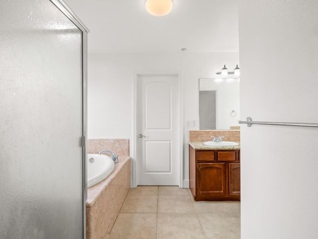 257 S Lead Avenue, Fresno, CA 93706