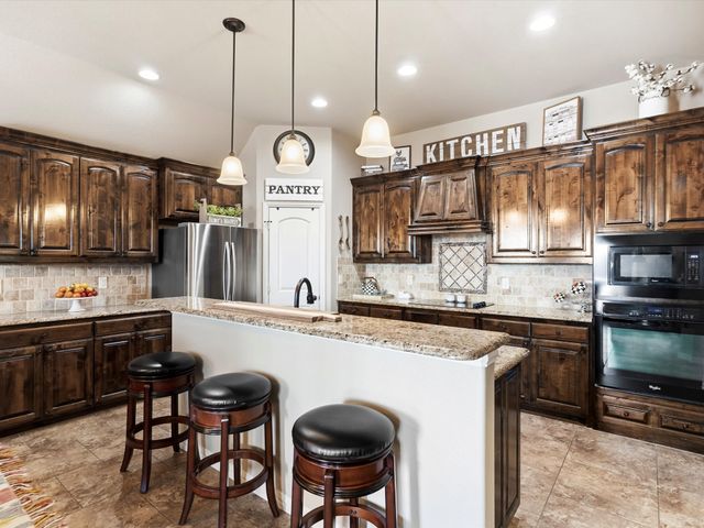6905 Fools Gold Drive, Fort Worth, TX 76179