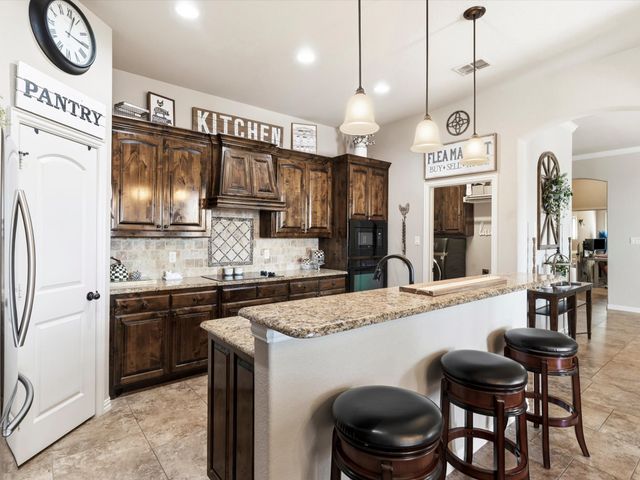 6905 Fools Gold Drive, Fort Worth, TX 76179