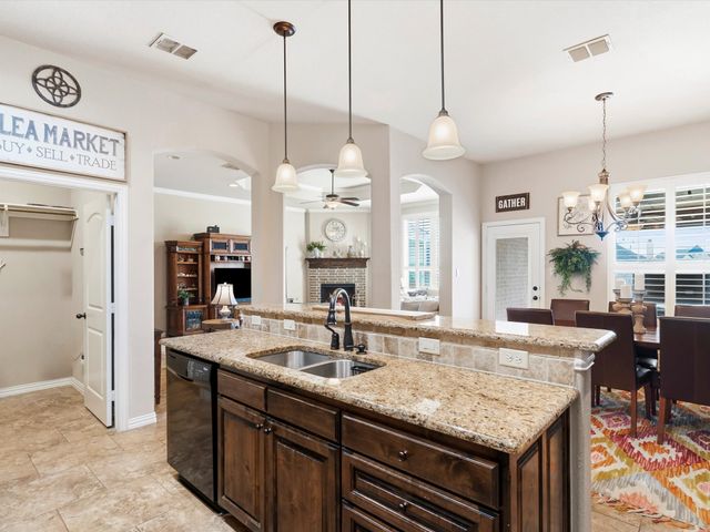 6905 Fools Gold Drive, Fort Worth, TX 76179