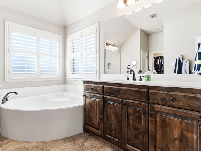 6905 Fools Gold Drive, Fort Worth, TX 76179