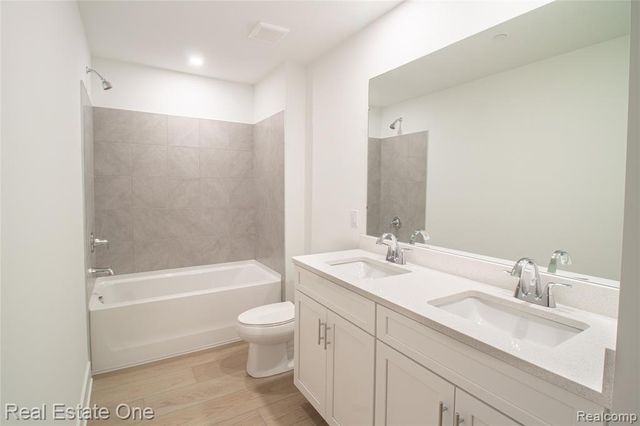 49530 Coldwater Ridge Drive, Northville, MI 48168