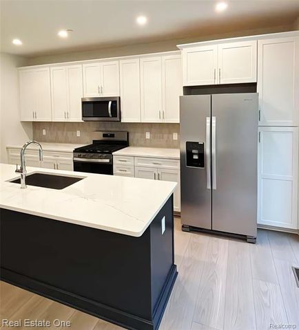 49530 Coldwater Ridge Drive, Northville, MI 48168
