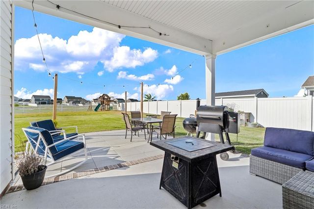 122 Gander DR, Moyock, NC 27958