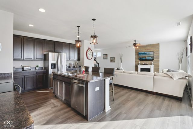 15437 Eastpark Circle W, Fishers, IN 46037