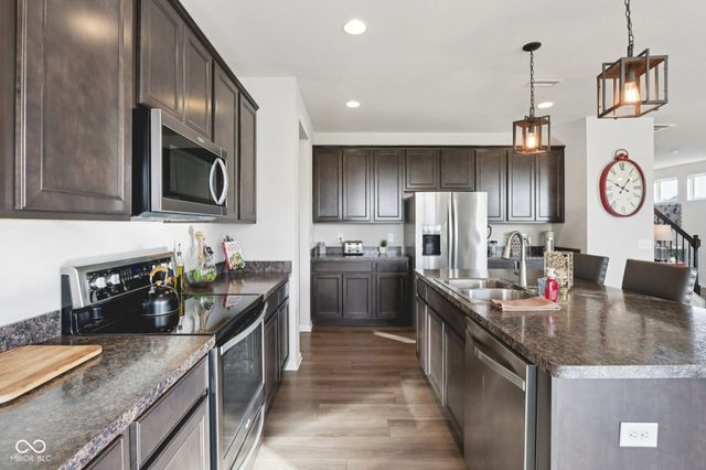 15437 Eastpark Circle W, Fishers, IN 46037