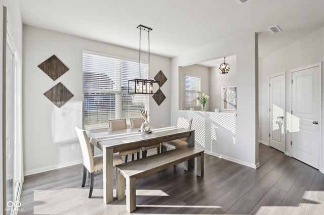 15437 Eastpark Circle W, Fishers, IN 46037