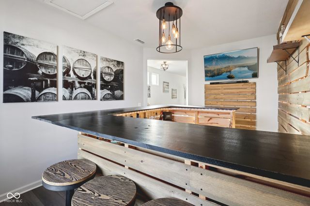 15437 Eastpark Circle W, Fishers, IN 46037