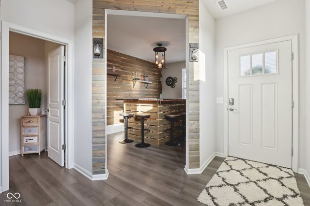 15437 Eastpark Circle W, Fishers, IN 46037