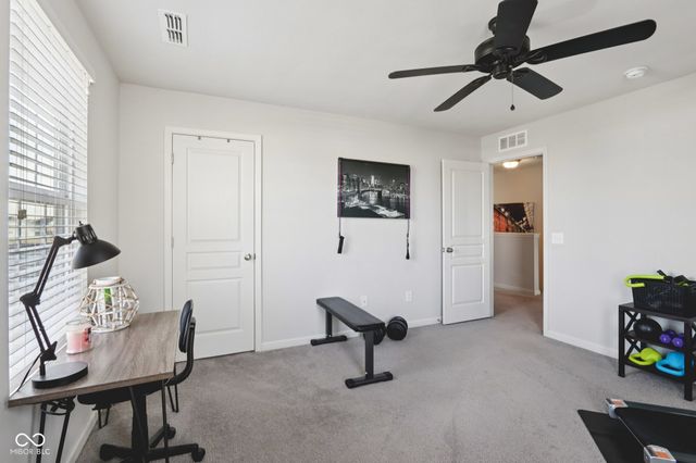 15437 Eastpark Circle W, Fishers, IN 46037