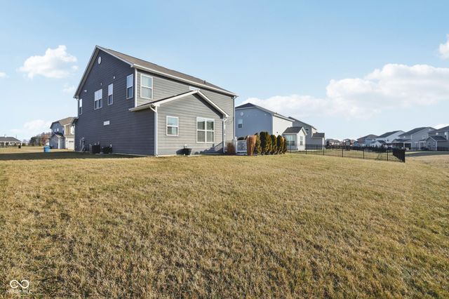 15437 Eastpark Circle W, Fishers, IN 46037