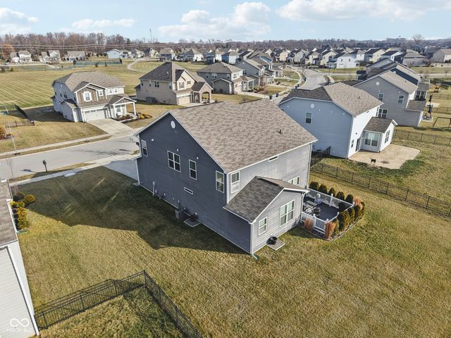 15437 Eastpark Circle W, Fishers, IN 46037