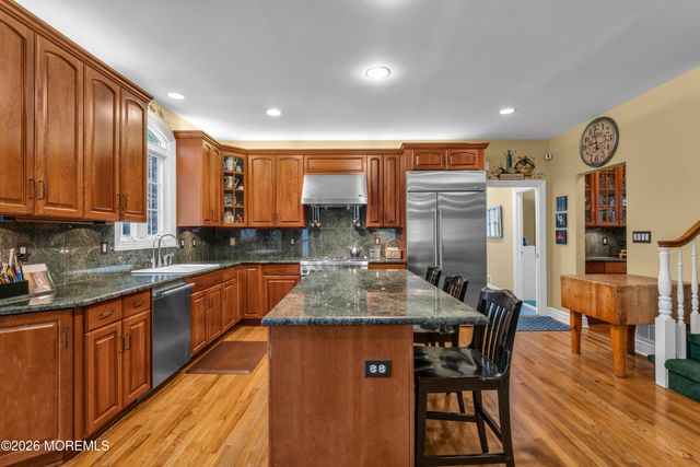 1 Tuller Court, Lincroft, NJ 07738