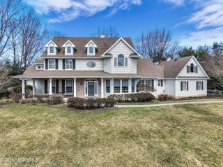 1 Tuller Court, Lincroft, NJ 07738