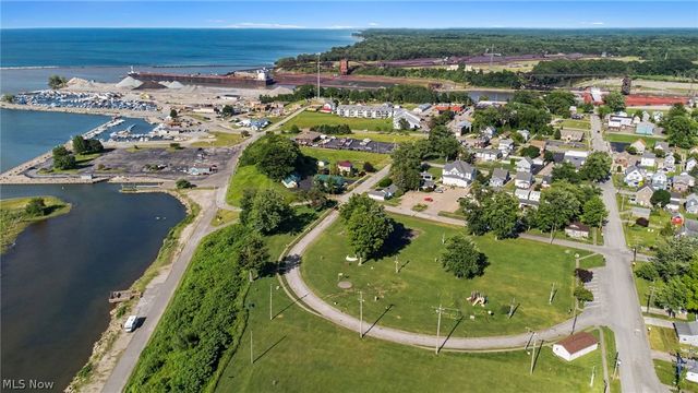 298 Park Avenue, Conneaut, OH 44030