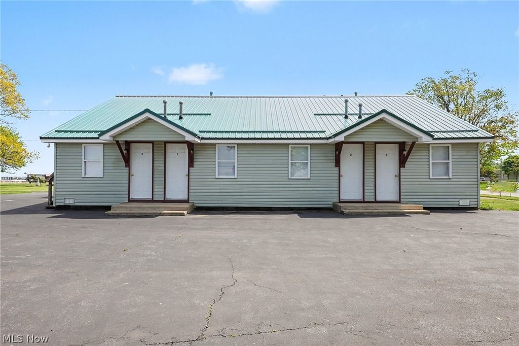 298 Park Avenue, Conneaut, OH 44030