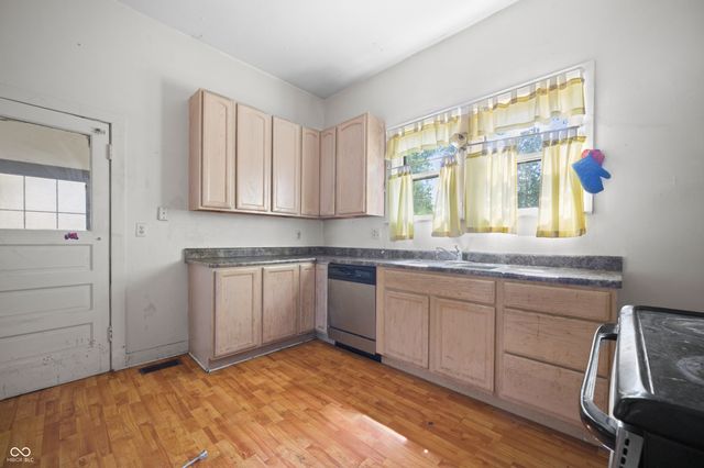 52 Home Avenue, Terre Haute, IN 47803