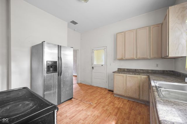 52 Home Avenue, Terre Haute, IN 47803