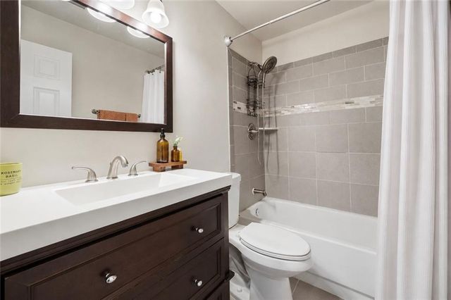 2228 Duck Hollow Drive NW, Kennesaw, GA 30152