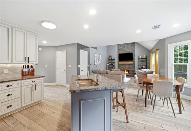 2228 Duck Hollow Drive NW, Kennesaw, GA 30152