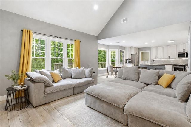 2228 Duck Hollow Drive NW, Kennesaw, GA 30152