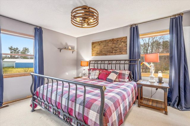 33805 Vickers Street NE, Cambridge, MN 55008