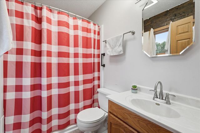 33805 Vickers Street NE, Cambridge, MN 55008