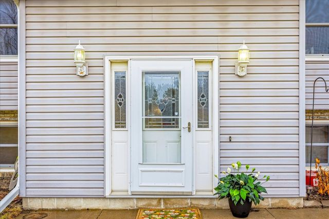 33805 Vickers Street NE, Cambridge, MN 55008